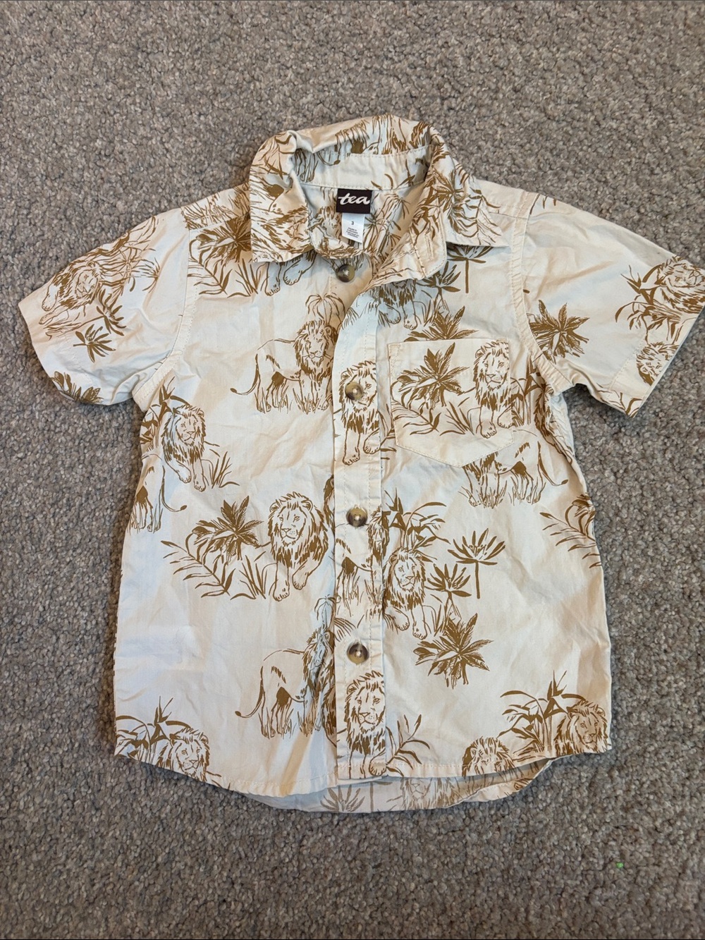 Tea Collection Beige and Tan Lion Print Short Sleeve Shirt size 3T
